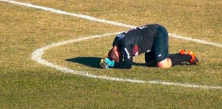 Cometa vence de virada e se classifica