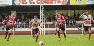 Cometa vence a primeira