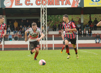Cometa vence a primeira