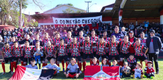 Cometa empata em casa