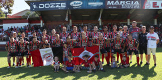 Cometa empata novamente e é eliminado nas penalidades