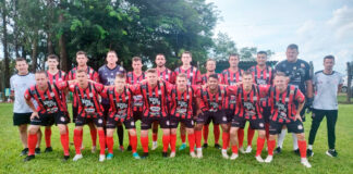 Cometa goleia fora de casa