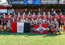 Cometa vence na sua estreia em casa