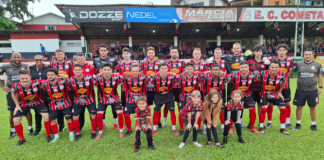 Cometa vence na estreia