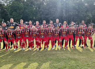 Cometa vence a primeira