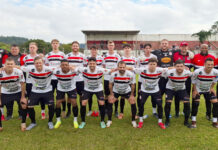 Cometa perde, mas classifica em primeiro do grupo