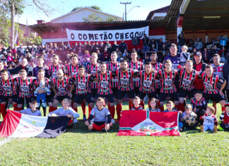 Cometa empata em casa