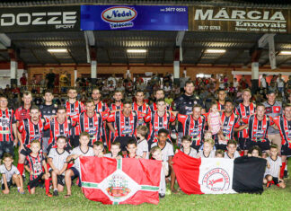 Cometa empata em casa