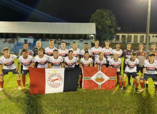 Cometa aplica goleada nas duas categorias