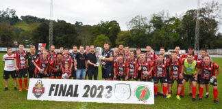 Cometa é vice ao empatar fora de casa