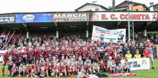 Cometa perde em casa