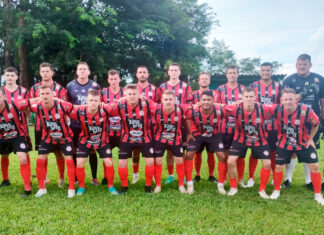 Cometa goleia fora de casa