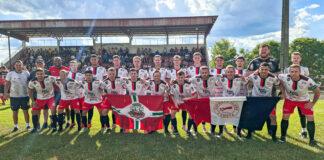 Cometa vence e está próximo da final