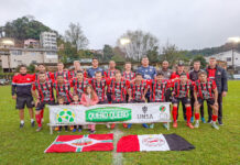 Cometa vence fora de casa